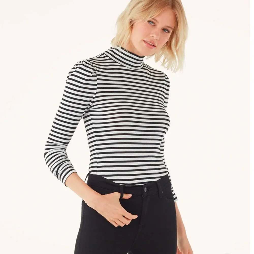 Splendid - Turtleneck in Black/White Stripe - Picture 1 of 10
